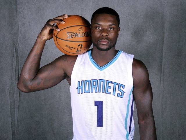 VIDEO: Lance Stephenson's flop of the preseason
