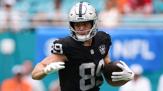 MIAMI GARDENS, FLORIDA - NOVEMBER 17: Brock Bowers #89 of the Las Vegas Raiders carries the ball against the Miami Dolphins during the third quarter of the game at Hard Rock Stadium on November 17, 2024 in Miami Gardens, Florida.