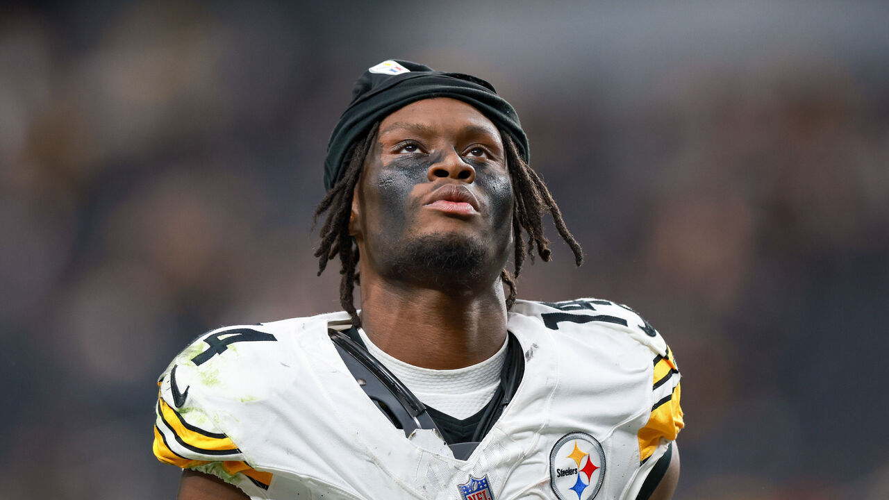 LAS VEGAS, NV - OCTOBER 13: Pittsburgh Steelers wide receiver George Pickens (14) walks off the field after a NFL game between the Pittsburgh Steelers a d the Las Vegas Raiders on October 13, 2024, at Allegiant Stadium in Las Vegas, NV.