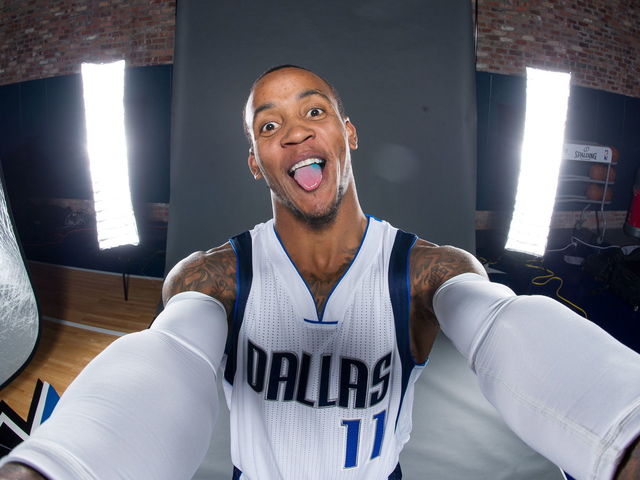 VIDEO: Monta Ellis completes 360 layup