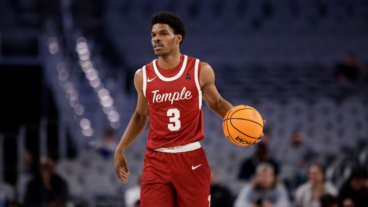 FORT WORTH, TX - MARCH 16: Hysier Miller #3 of the Temple Owls sets up the offense during the AAC Men's Basketball Championship - Semifinal game between Temple Owls and FAU Owls at Dickies Arena on March 16, 2024 in Fort Worth, Texas.