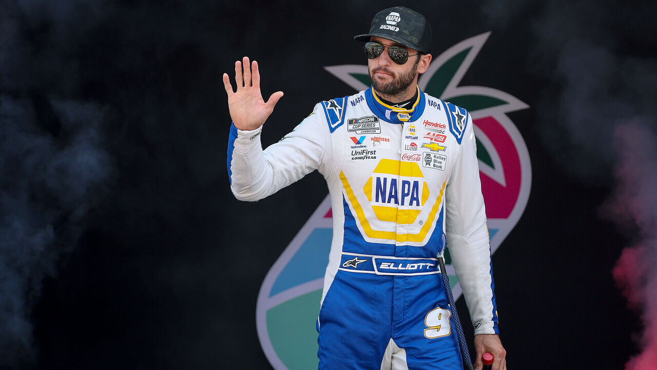 HOMESTEAD, FLORIDA - OCTOBER 27: Chase Elliott, driver of the #9 NAPA Auto Parts Chevrolet, waves to fans as he walks onstage during driver intros prior to the NASCAR Cup Series Straight Talk Wireless 400 at Homestead-Miami Speedway on October 27, 2024 in Homestead, Florida.
