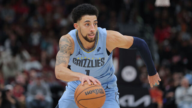 CHICAGO, IL - NOVEMBER 23: Scotty Pippen Jr. #1 of the Memphis Grizzlies drives to the basket during the second half against the Chicago Bulls on November, 23, 2024 at the United Center in Chicago, Illinois.