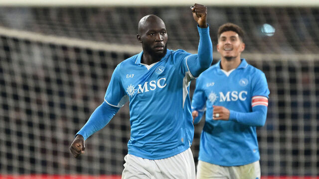 NAPLES, ITALY - NOVEMBER 24: Romelu Lukaku of Napoli celebrates after scoring his side first goal during the Serie A match between Napoli and AS Roma at Stadio Diego Armando Maradona on November 24, 2024 in Naples, Italy.