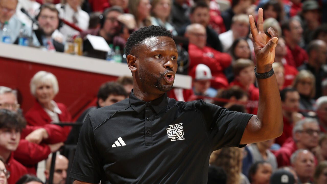 BLOOMINGTON, IN - DECEMBER 29: Kennesaw State Owls coach Antoine Pettway coaches on the sidelines against the Indiana Hoosiers on December 29, 2023, at Simon Skjodt Assembly Hall in Bloomington, Indiana.