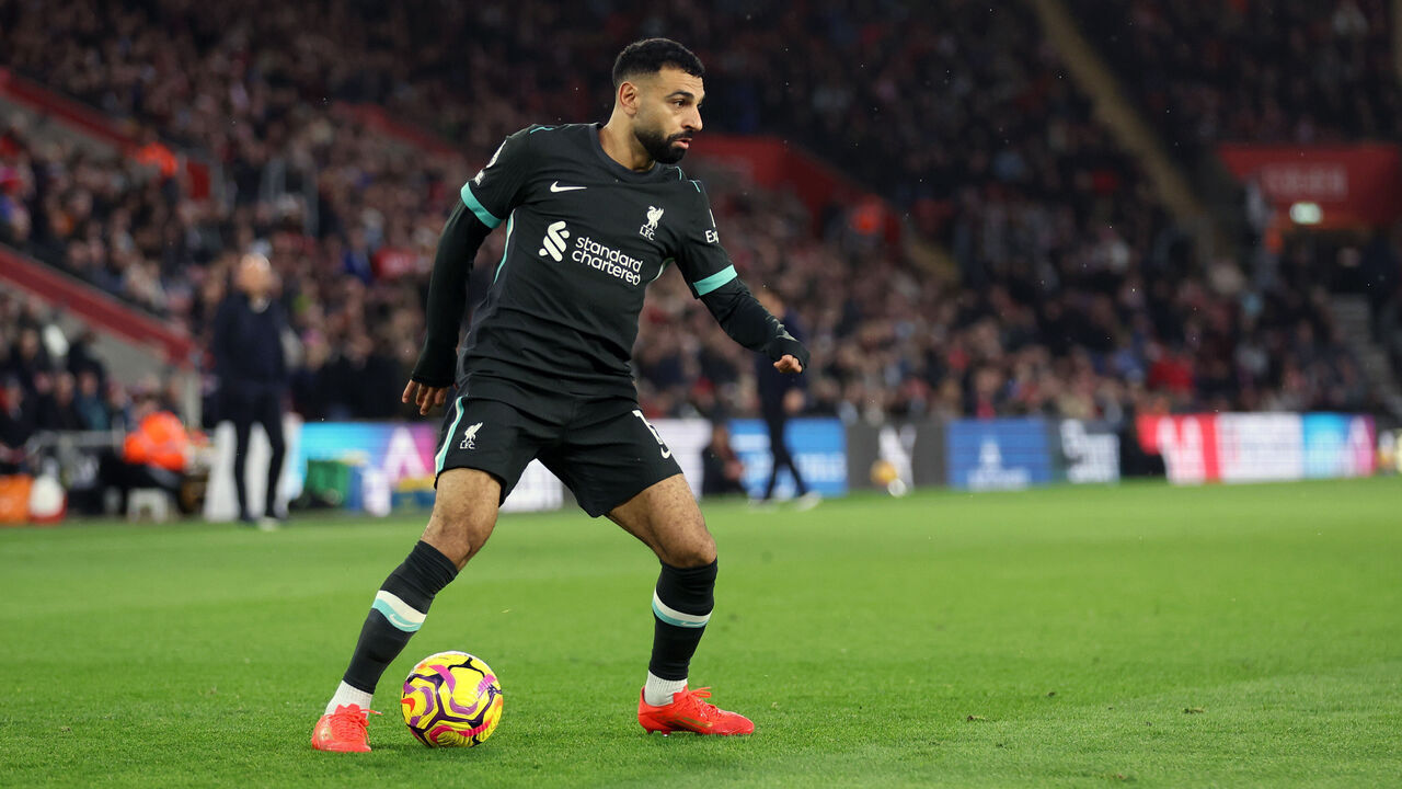 SOUTHAMPTON, ENGLAND - NOVEMBER 24: Mohamed Salah of Liverpool during the Premier League match between Southampton FC and Liverpool FC at St Mary's Stadium on November 24, 2024 in Southampton, England.