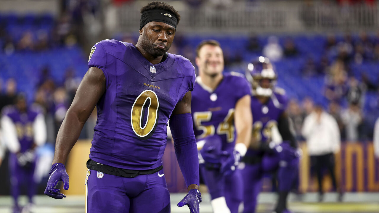 BALTIMORE, MARYLAND - NOVEMBER 7: Roquan Smith #0 of the Baltimore Ravens warms up prior to an NFL football game against the Cincinnati Bengals at M&T Bank Stadium on November 7, 2024 in Baltimore, Maryland.