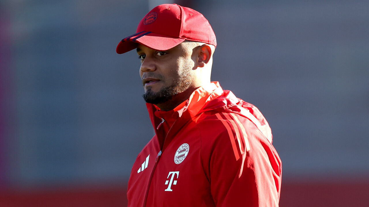 MUNICH, GERMANY - NOVEMBER 25: Vincent Kompany, head coach of Bayern München looks on during the UEFA Champions League 2024/25 League Phase MD5 training and press conference at Bayern Munich's training ground Säbener Strasse on November 25, 2024 in Munich, Germany.