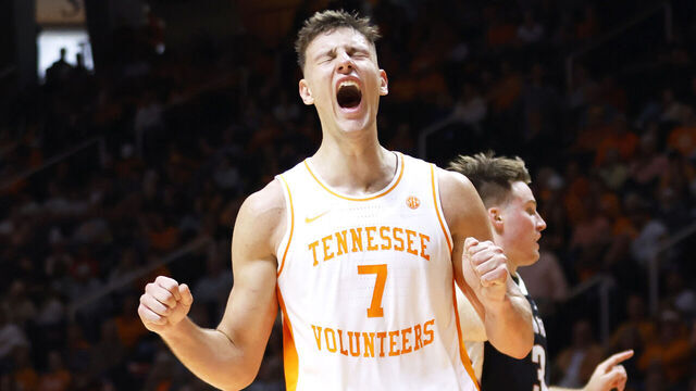 KNOXVILLE, TENNESSEE - NOVEMBER 17: Igor Milicic Jr. #7 of the Tennessee Volunteers reacts to a play during the first half of the game between Tennessee and Austin Peay at Thompson-Boling Arena on November 17, 2024 in Knoxville, Tennessee.