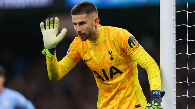 MANCHESTER, ENGLAND - NOVEMBER 23: Guglielmo Vicario of Tottenham Hotspur during the Premier League match between Manchester City FC and Tottenham Hotspur FC at Etihad Stadium on November 23, 2024 in Manchester, England.
