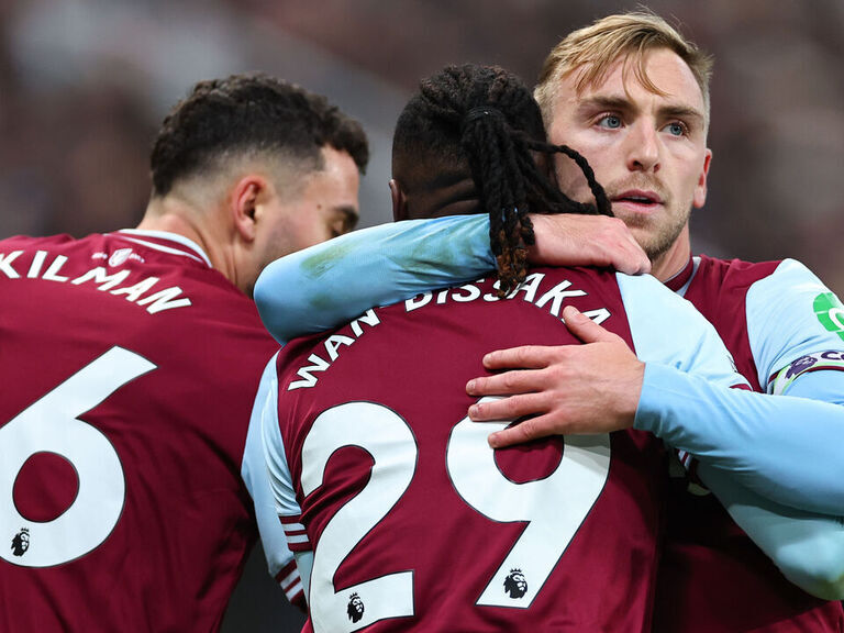 West Ham win at Newcastle, easing pressure on Lopetegui West Ham win at Newcastle, easing pressure on Lopetegui