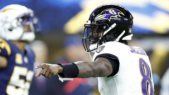 INGLEWOOD, CALIFORNIA - NOVEMBER 25: Lamar Jackson #8 of the Baltimore Ravens celebrates a touchdown against the Los Angeles Chargers during the fourth quarter in the game at SoFi Stadium on November 25, 2024 in Inglewood, California.