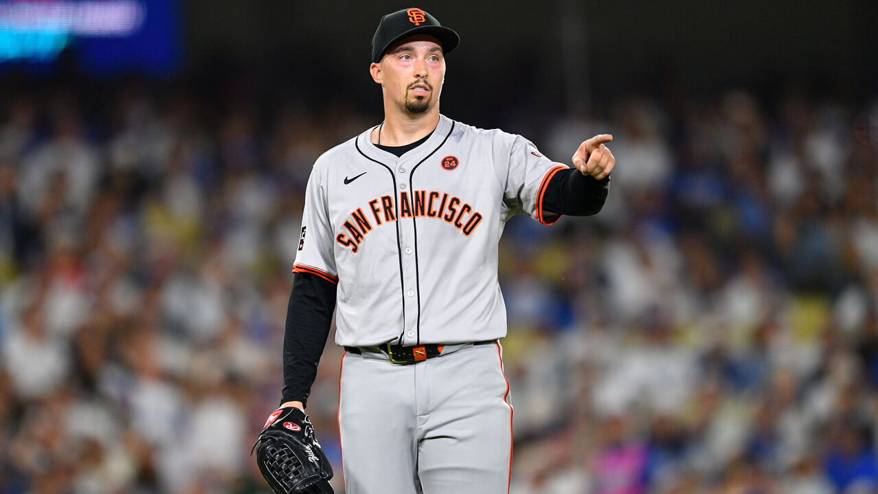 LOS ANGELES, CA - JULY 22: San Francisco Giants pitcher Blake Snell (7) looks on during the MLB game between the San Francisco Giants and the Los Angeles Dodgers on July 22, 2024 at Dodger Stadium in Los Angeles, CA.