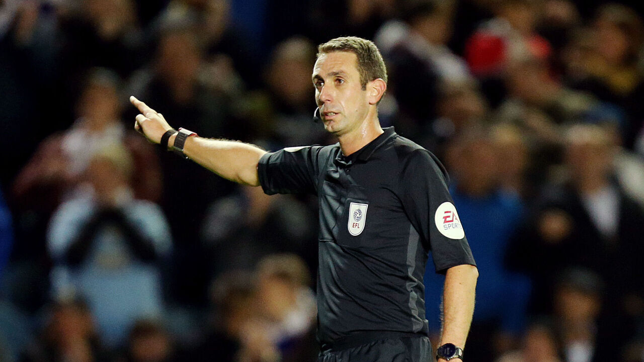 LEEDS, ENGLAND - OCTOBER 01: Referee David Coote during the Sky Bet Championship match between Leeds United and West Bromwich Albion at Elland Road on October 1, 2019 in Leeds, England.