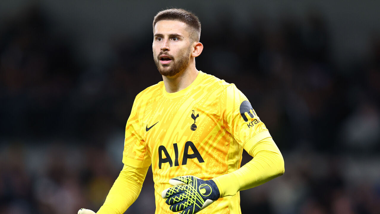 LONDON, ENGLAND - SEPTEMBER 26: Tottenham Hotspur goalkeeper Guglielmo Vicario during the UEFA Europa League 2024/25 League Phase MD1 match between Tottenham Hotspur and Qarabag FK at Tottenham Hotspur Stadium on September 26, 2024 in London, England.