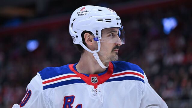 DETROIT, MI - NOVEMBER 09: New York Rangers LW Chris Kreider (20) during the game between New York Rangers and Detroit Red Wings on November 9, 2024 at Little Caesars Arena in Detroit, MI