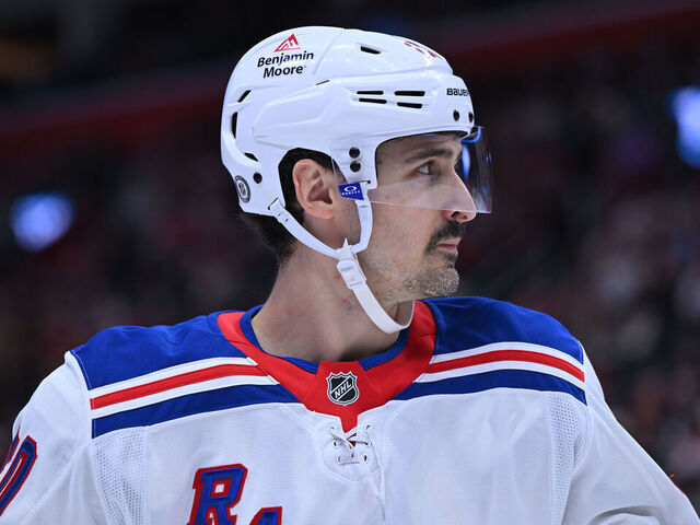 DETROIT, MI - NOVEMBER 09: New York Rangers LW Chris Kreider (20) during the game between New York Rangers and Detroit Red Wings on November 9, 2024 at Little Caesars Arena in Detroit, MI