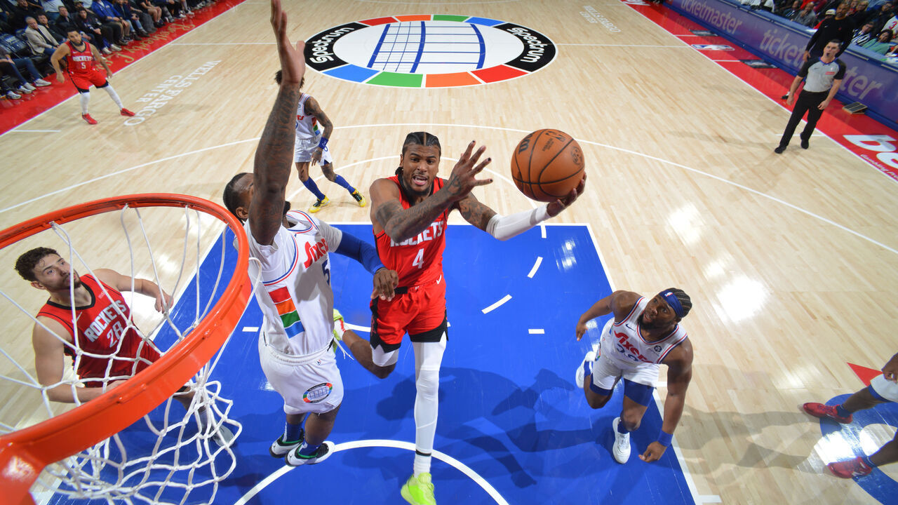 PHILADELPHIA, PA - NOVEMBER 27: Jalen Green #4 of the Houston Rockets drives to the basket during the game against the Philadelphia 76ers on November 27, 2024 at the Wells Fargo Center in Philadelphia, Pennsylvania NOTE TO USER: User expressly acknowledges and agrees that, by downloading and/or using this Photograph, user is consenting to the terms and conditions of the Getty Images License Agreement. Mandatory Copyright Notice: Copyright 2024 NBAE