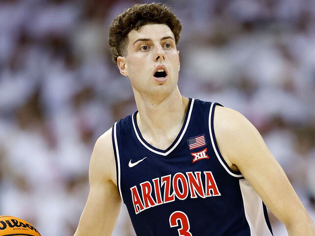 MADISON, WISCONSIN - NOVEMBER 15: Anthony Dell'Orso #3 of the Arizona Wildcats dribbles up court in the first half of the game against the Wisconsin Badgers at Kohl Center on November 15, 2024 in Madison, Wisconsin.