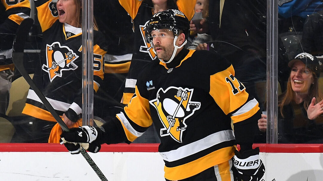 Be the GM: Who says no to mock trades for Karlsson, Rust, Rakell ...