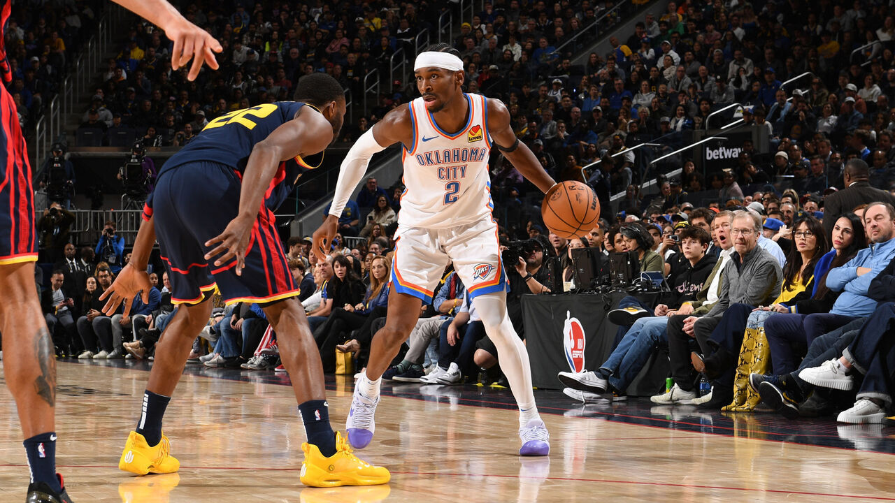 SAN FRANCISCO, CA - NOVEMBER 27: Shai Gilgeous-Alexander #2 of the Oklahoma City Thunder dribbles the ball during the game against the Golden State Warriors on November 27, 2024 at Chase Center in San Francisco, California. NOTE TO USER: User expressly acknowledges and agrees that, by downloading and or using this photograph, user is consenting to the terms and conditions of Getty Images License Agreement. Mandatory Copyright Notice: Copyright 2024 NBAE