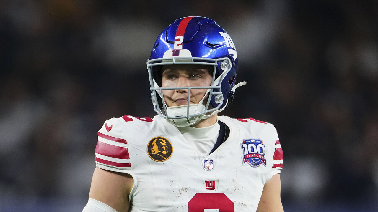 ARLINGTON, TX - NOVEMBER 28: Drew Lock #2 of the New York Giants looks towards the sideline against the Dallas Cowboys during an NFL football game at AT&T Stadium on November 28, 2024 in Arlington, Texas.