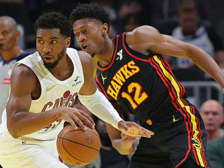 Hunter puts up 23 as Hawks beat NBA-best Cavs twice in 3 days