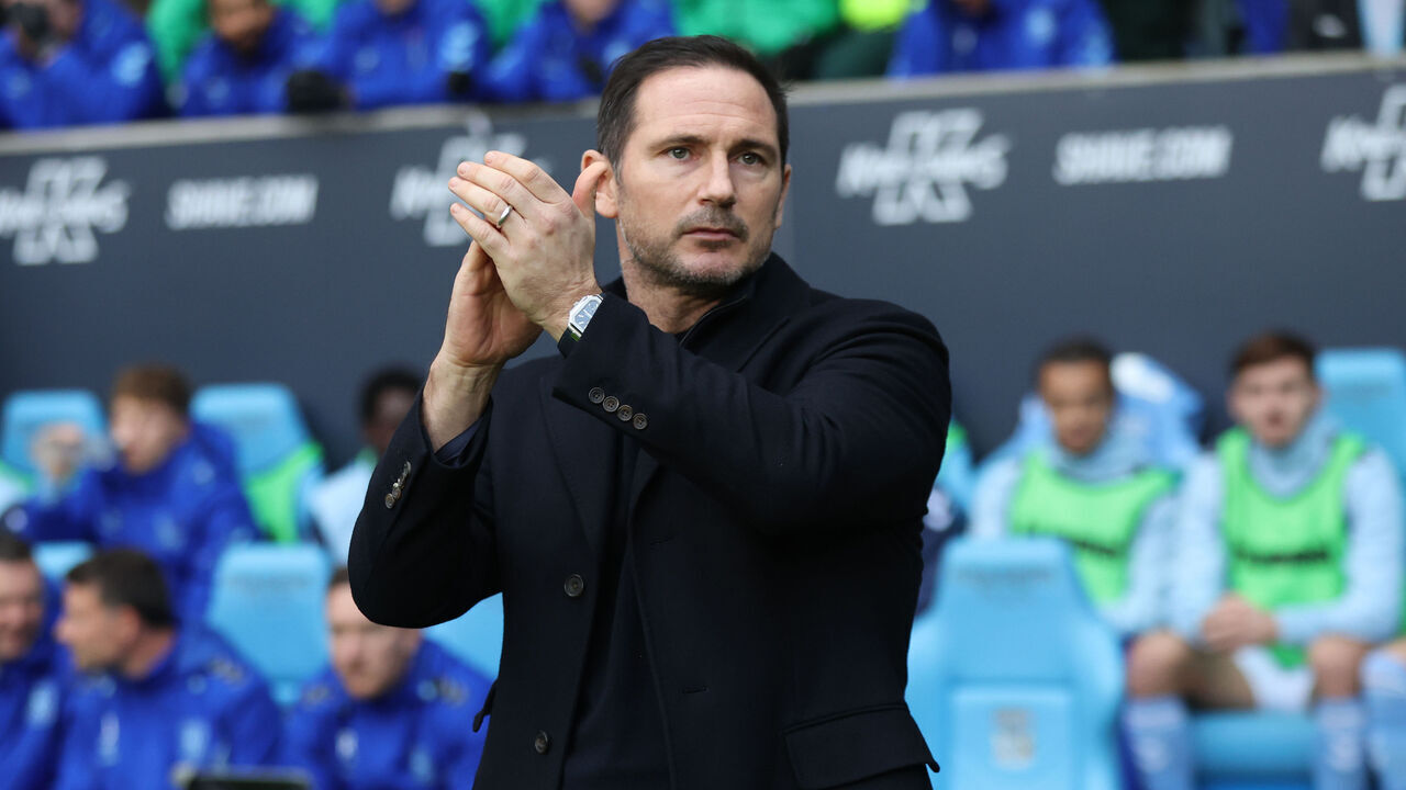 Coventry City Head Coach Frank Lampard during the Sky Bet Championship match at the Coventry Building Society Arena, Coventry. Picture date: Saturday November 30, 2024.