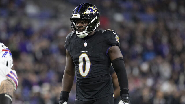 BALTIMORE, MD - SEPTEMBER 29: Baltimore Ravens linebacker Roquan Smith (0) before a play during an NFL game between the Buffalo Bills and the Baltimore Ravens on September 29, 2024, at M&T Bank Stadium in Baltimore, MD.