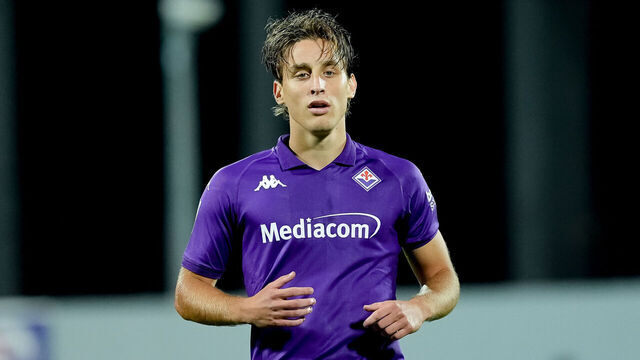 Edoardo Bove of ACF Fiorentina looks on during the Serie A Enilive match between ACF Fiorentina and AC Milan at Stadio Artemio Franchi on October 06, 2024 in Florence, Italy.