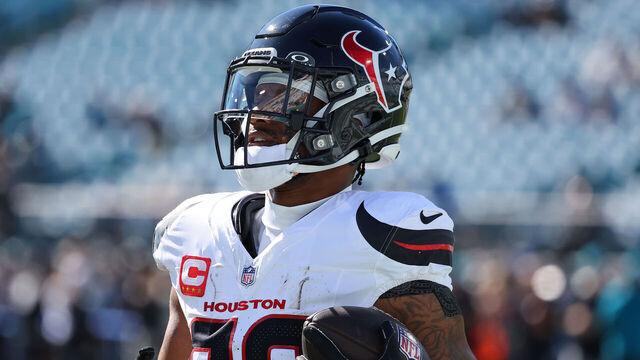 JACKSONVILLE, FLORIDA - DECEMBER 01: Joe Mixon #28 of the Houston Texans warms up prior to a game against the Jacksonville Jaguars at EverBank Stadium on December 01, 2024 in Jacksonville, Florida.