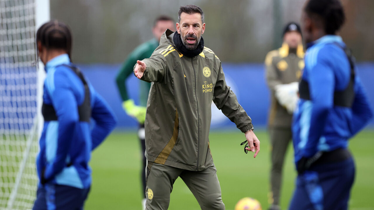 LEICESTER, ENGLAND - DECEMBER 01: Leicester City Manager Ruud van Nistelrooy during the Leicester City Training Session at Seagrave Training Complex on December 01, 2024 in Leicester, England.