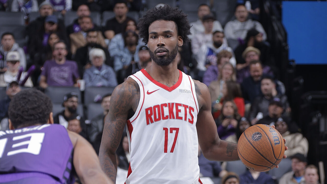 SACRAMENTO, CA - DECEMBER 3: Tari Eason #17 of the Houston Rockets dribbles the ball during the game against the Sacramento Kings in the NBA Cup on December 3, 2024 at Golden 1 Center in Sacramento, California. Mandatory Copyright Notice: Copyright 2024 NBAE