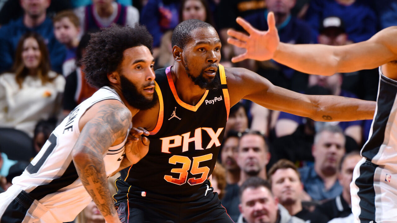 PHOENIX, AZ - DECEMBER 3: Kevin Durant #35 of the Phoenix Suns defends during the game against the San Antonio Spurs during a Emirates NBA Cup game on December 3, 2024 at Footprint Center in Phoenix, Arizona. Mandatory Copyright Notice: Copyright 2024 NBAE