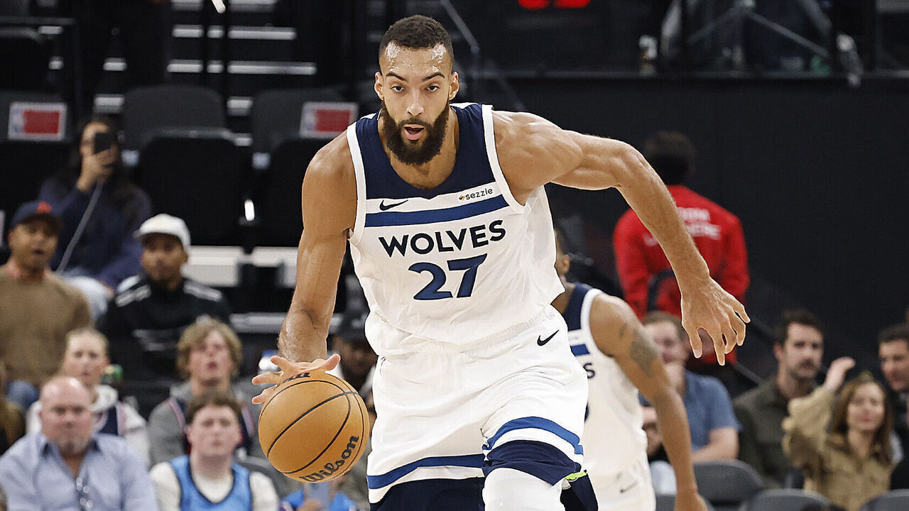 INGLEWOOD, CALIFORNIA - DECEMBER 04: Rudy Gobert #27 of the Minnesota Timberwolves in the first half at Intuit Dome on December 04, 2024 in Inglewood, California.