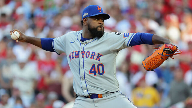 PHILADELPHIA, PENNSYLVANIA - OCTOBER 06: Luis Severino #40 of the New York Mets throws during the fifth inning against the Philadelphia Phillies in Game Two of the Division Series at Citizens Bank Park on October 06, 2024 in Philadelphia, Pennsylvania.