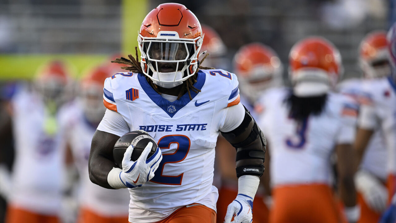 SAN JOSE, CALIFORNIA - NOVEMBER 16: Ashton Jeanty #2 of the Boise State Broncos warms up before their game against the San Jose State Spartans at CEFCU Stadium on November 16, 2024 in San Jose, California.