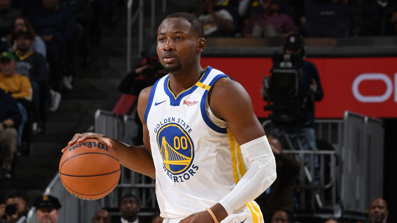 SAN FRANCISCO, CA - DECEMBER 5: Jonathan Kuminga #00 of the Golden State Warriors dribbles the ball during the game against the Houston Rockets on December 5, 2024 at Chase Center in San Francisco, California. NOTE TO USER: User expressly acknowledges and agrees that, by downloading and or using this photograph, user is consenting to the terms and conditions of Getty Images License Agreement. Mandatory Copyright Notice: Copyright 2024 NBAE