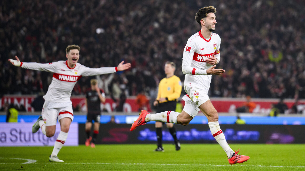 06 December 2024, Baden-Württemberg, Stuttgart: Soccer: Bundesliga, VfB Stuttgart - 1. FC Union Berlin, Matchday 13, MHPArena. Stuttgart's Atakan Karazor (r) celebrates with Stuttgart's Angelo Stiller (l) after his goal to make it 3:2. Photo: Tom Weller/dpa - IMPORTANT NOTE: In accordance with the regulations of the DFL German Football League and the DFB German Football Association, it is prohibited to utilize or have utilized photographs taken in the stadium and/or of the match in the form of sequential images and/or video-like photo series.