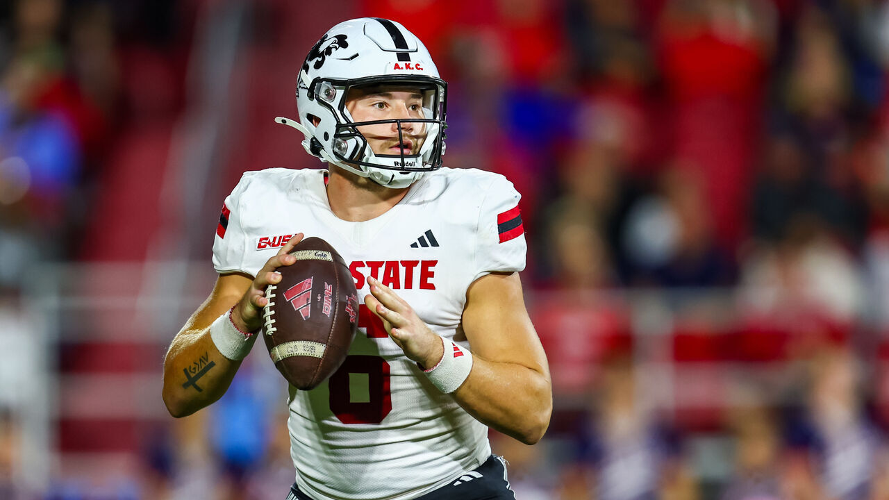 LYNCHBURG, VIRGINIA - OCTOBER 30: Tyler Huff #6 of the Jacksonville State Gamecocks passes the ball during the second half of a football game against the Liberty Flames at Williams Stadium on October 30, 2024 in Lynchburg, Virginia.