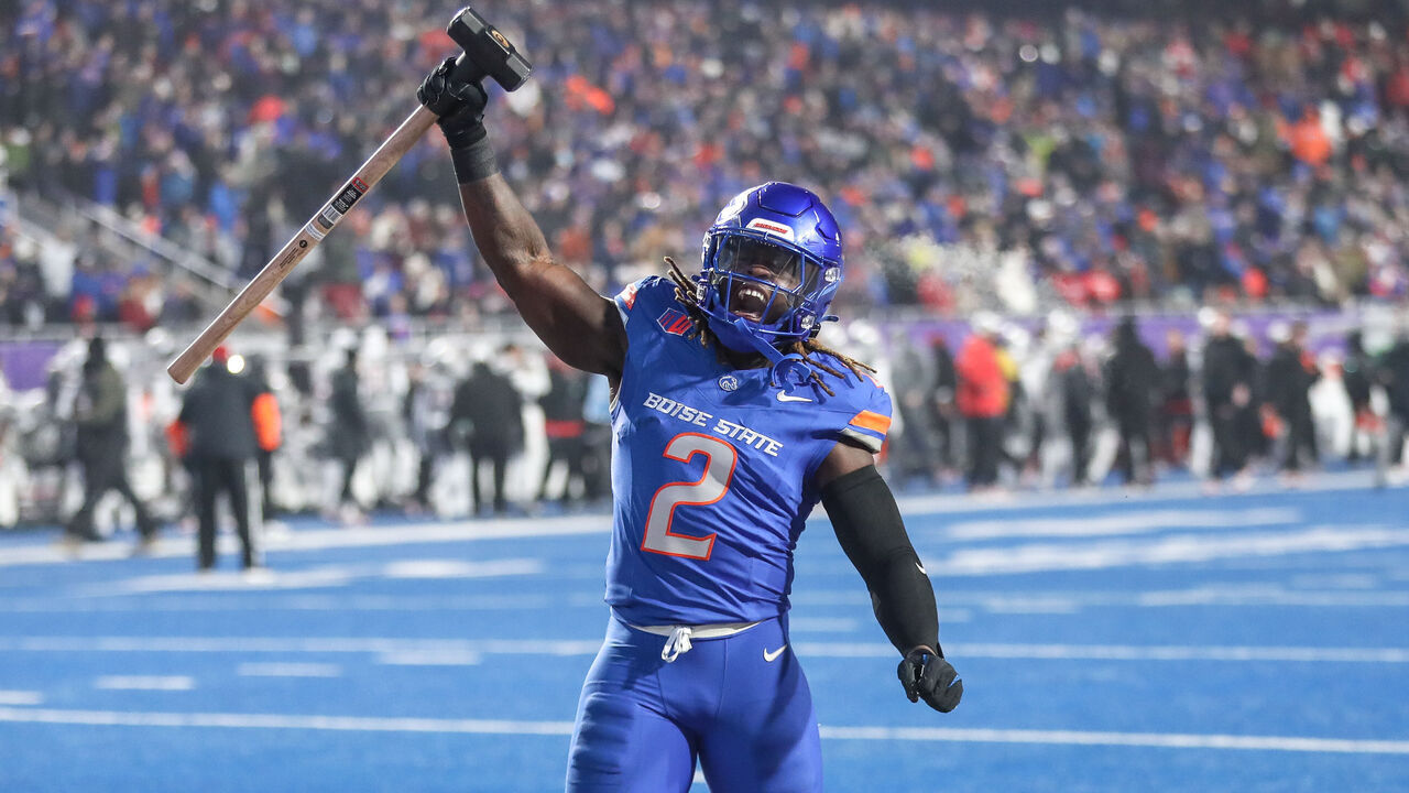 BOISE, ID - DECEMBER 06: Running back Ashton Jeanty #2 of the Boise State Broncos fires up the crowd prior to the start of the Mountain West Championship between the Boise State Broncos and the UNLV Rebels at Albertsons Stadium on December 06, 2024 in Boise, Idaho. (Photo by Loren Orr/Getty Images