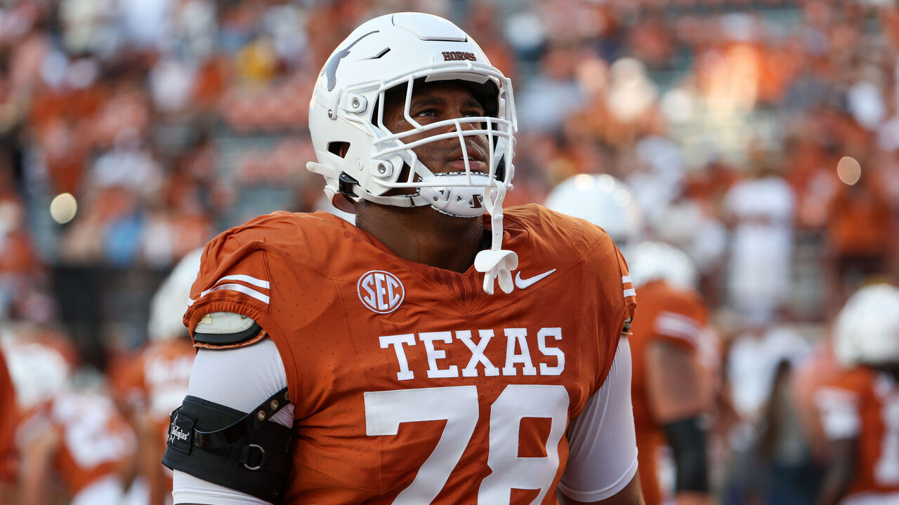 AUSTIN, TX - SEPTEMBER 21: Texas Longhorns offensive lineman Kelvin Banks Jr. (78) looks up at the big screen during warmups before the college football game between Texas Longhorns and University of Louisiana Monroe Warhawks on September 21, 2024, at Darrell K Royal - Texas Memorial Stadium in Austin, TX.