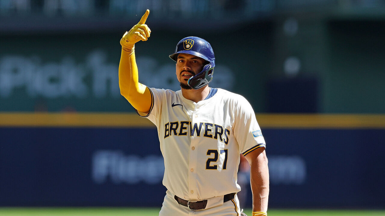 MILWAUKEE, WISCONSIN - SEPTEMBER 02: Willy Adames #27 of the Milwaukee Brewers celebrates while rounding the bases after hitting a home run against the St. Louis Cardinals at American Family Field on September 02, 2024 in Milwaukee, Wisconsin.