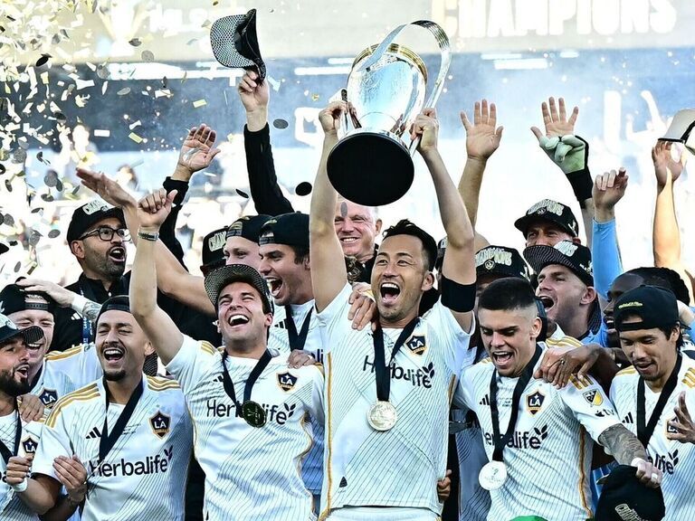 LA Galaxy win MLS Cup to end 10-year title drought | theScore.com