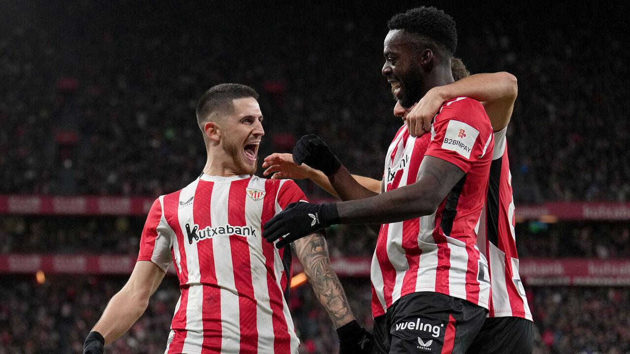 BILBAO, SPAIN - DECEMBER 08: Inaki Williams of Athletic Club celebrates scoring his team's second goal with teammates during the LaLiga match between Athletic Club and Villarreal CF at Estadio de San Mames on December 08, 2024 in Bilbao, Spain.