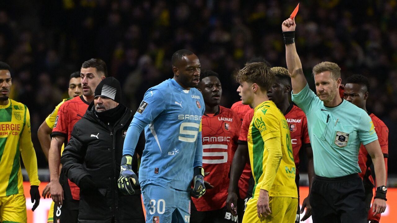 Rennes' Argentine head coach Jorge Sampaoli (4th L) receives a red card from the referee during the French L1 football match between FC Nantes and Stade Rennais FC at the Stade de la BeaujoireLouis Fonteneau in Nantes on December 8, 2024.