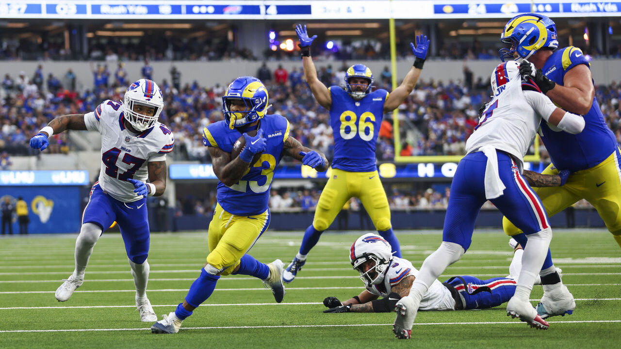 INGLEWOOD, CALIFORNIA - DECEMBER 08: Kyren Williams #23 of the Los Angeles Rams runs for a touchdown in the third quarter of a game against the Buffalo Bills at SoFi Stadium on December 08, 2024 in Inglewood, California.