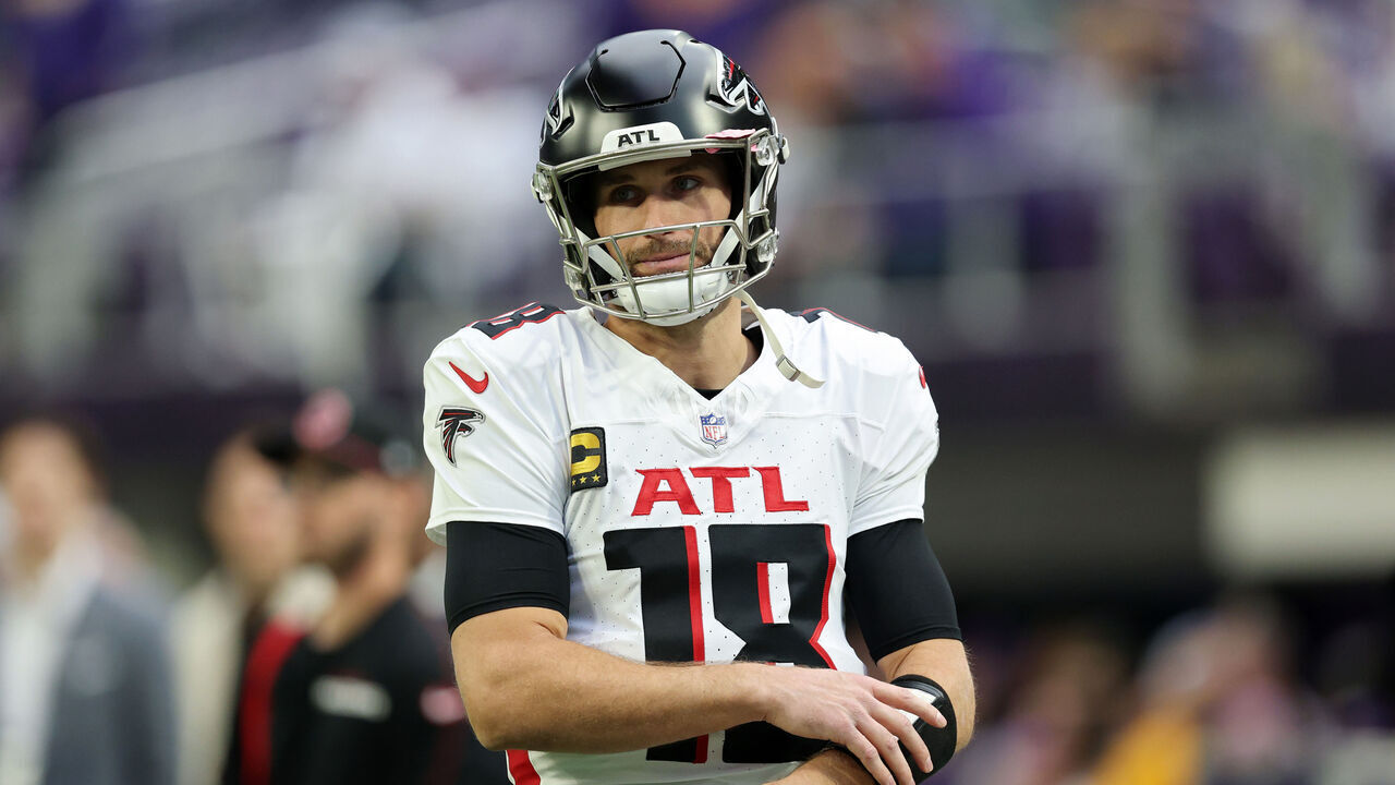 MINNEAPOLIS, MINNESOTA - DECEMBER 08: Kirk Cousins #18 of the Atlanta Falcons looks on before the game against the Minnesota Vikings at U.S. Bank Stadium on December 08, 2024 in Minneapolis, Minnesota.