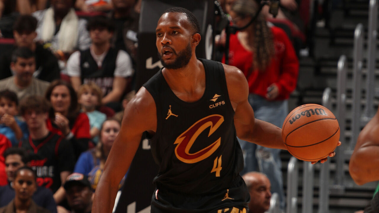 MIAMI, FL - DECEMBER 8: Evan Mobley #4 of the Cleveland Cavaliers dribbles the ball during the game against the Miami Heat on December 8, 2024 at Kaseya Center in Miami, Florida. Mandatory Copyright Notice: Copyright 2024 NBAE