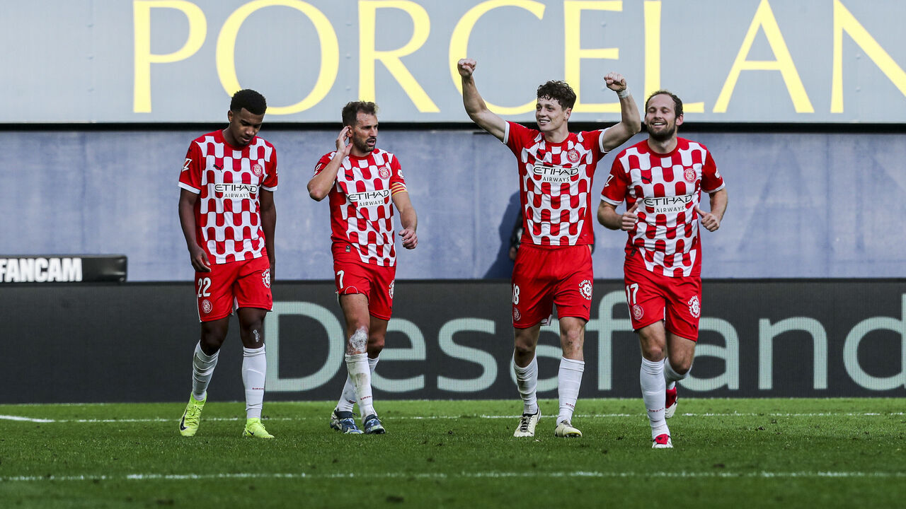 VILLARREAL, SPAIN - DECEMBER 01: Ladislav Krejci of Girona celebrates a goal with teammates during the Spanish league, La Liga EA Sports, football match played between Villarreal CF and UD Girona FC at La Ceramica stadium on December 1, 2024, in Valencia, Spain.